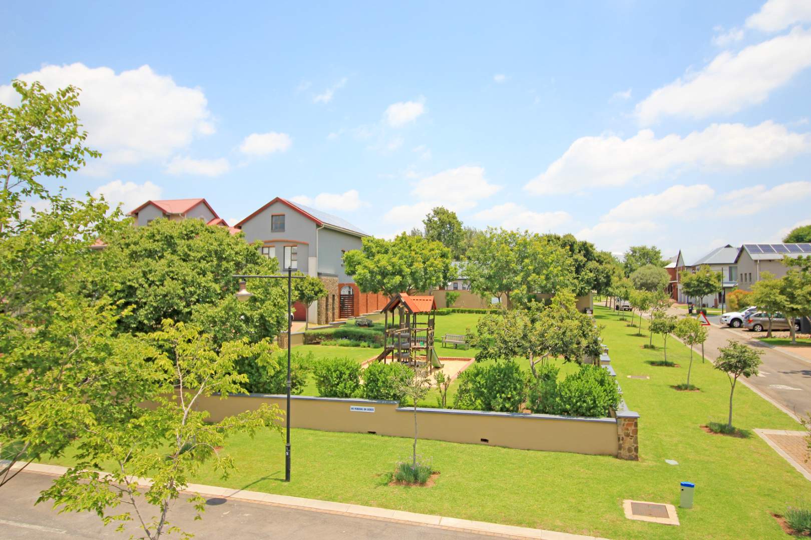 5 Bedroom Property for Sale in Heritage Hill Gauteng