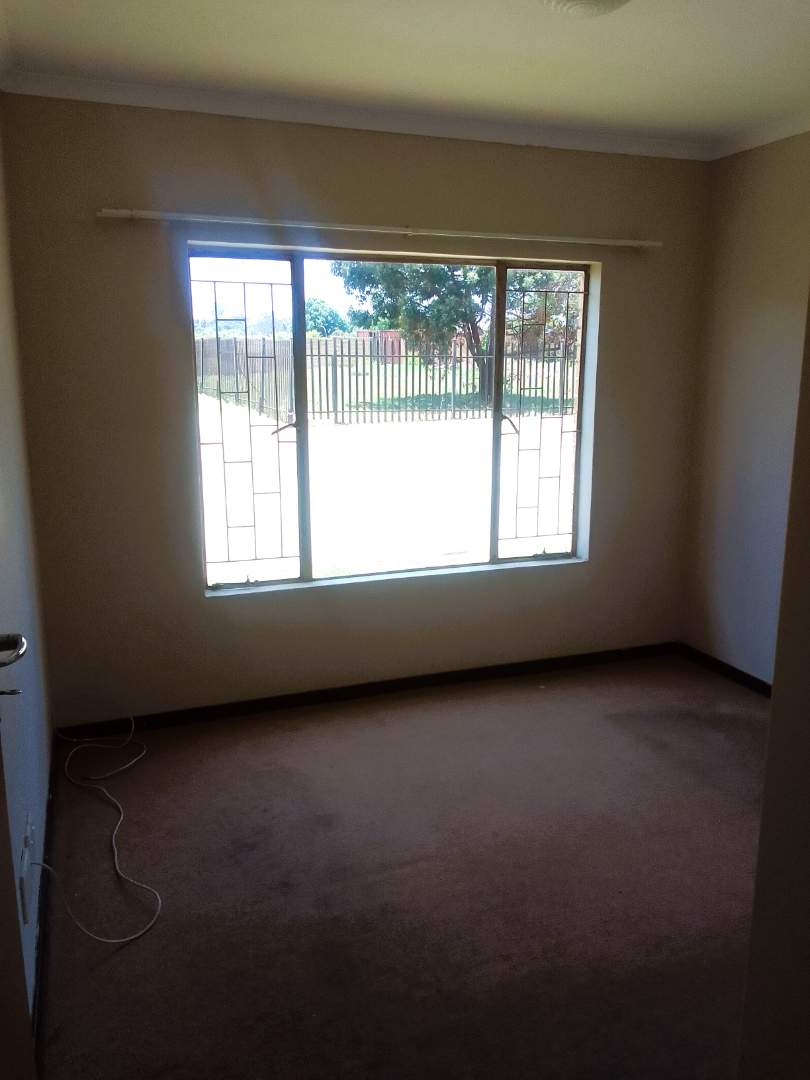 2 Bedroom Property for Sale in Greenhills Gauteng