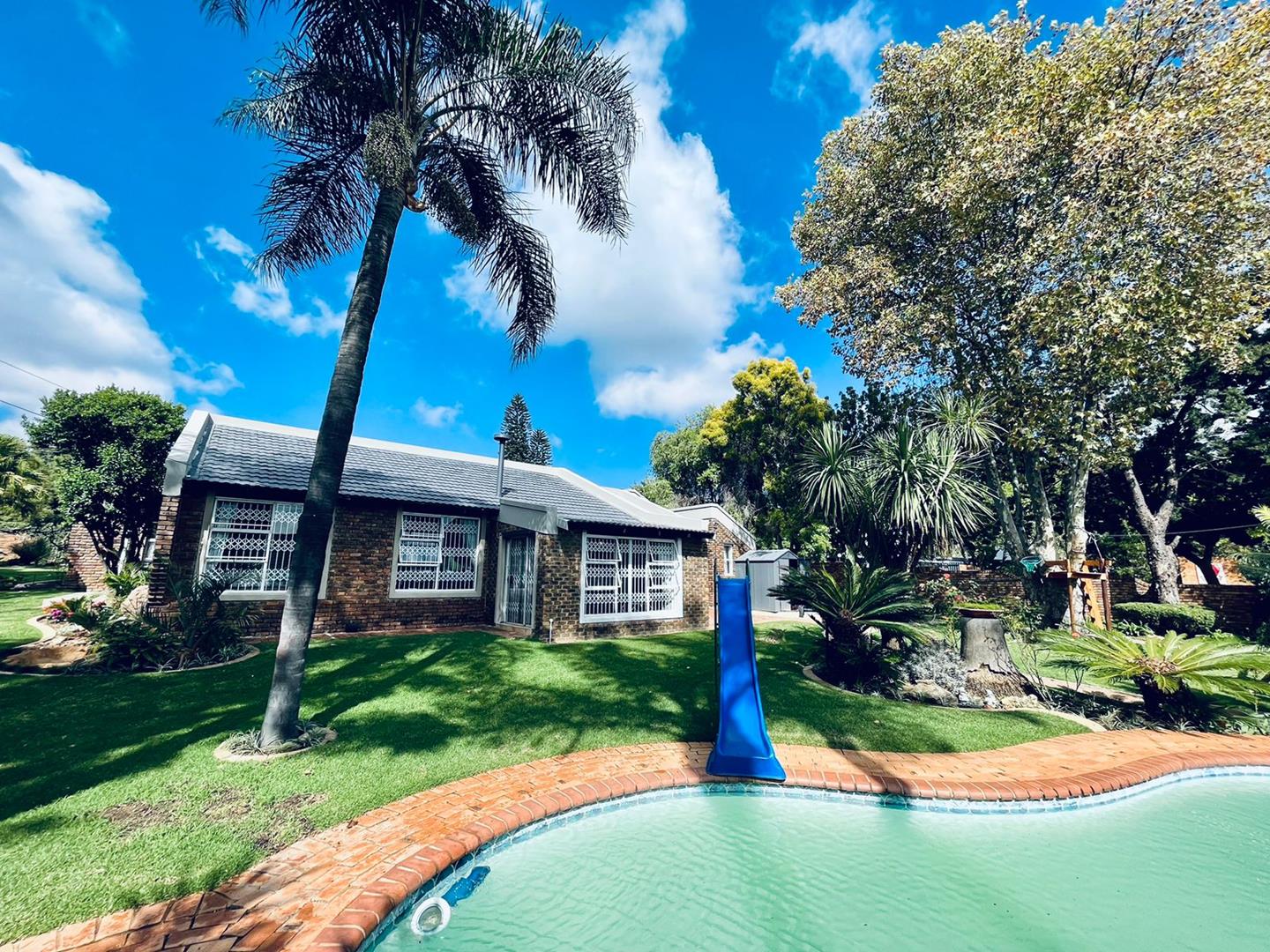 4 Bedroom Property for Sale in Constantia Park Gauteng
