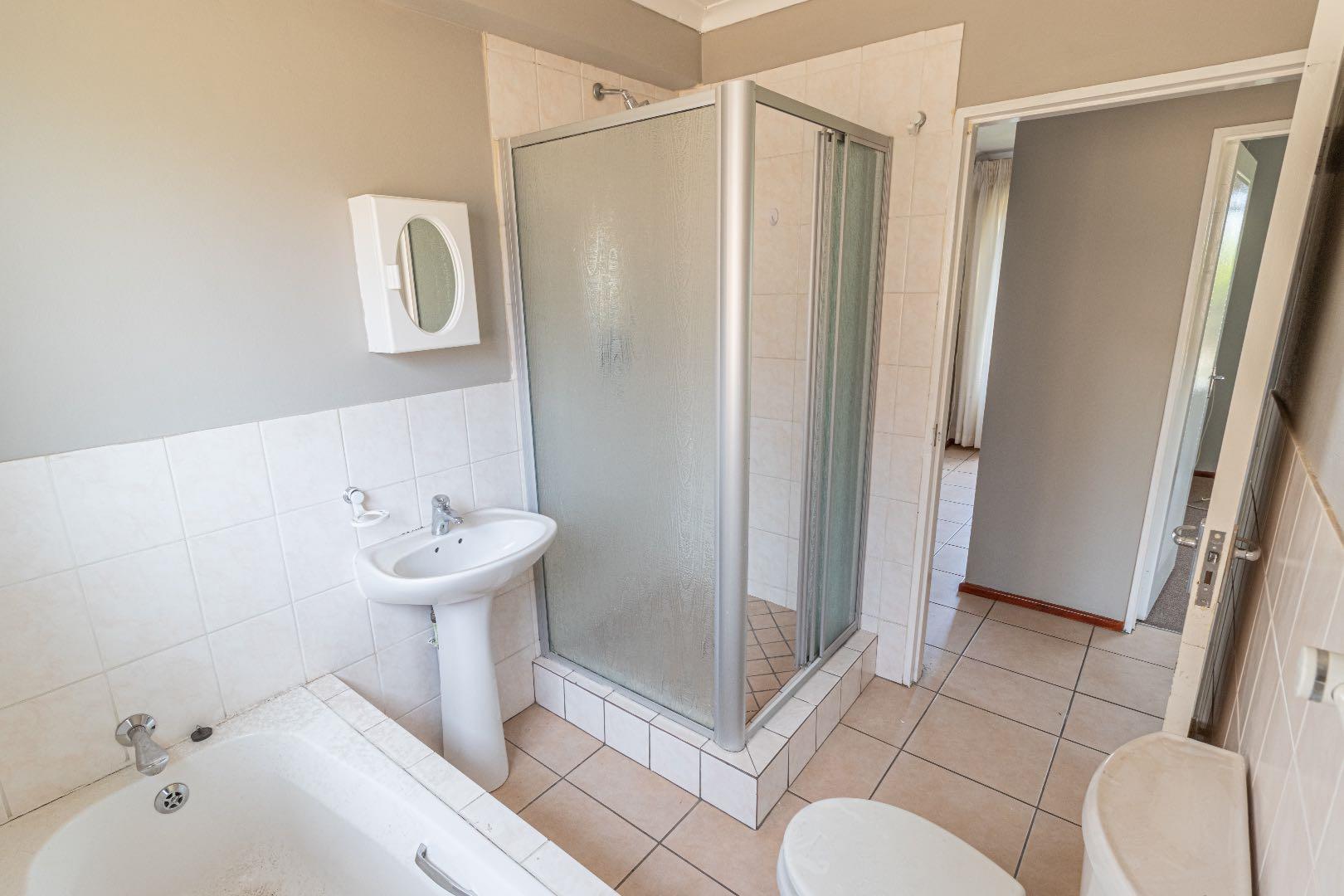 To Let 3 Bedroom Property for Rent in Honeydew Ridge Gauteng