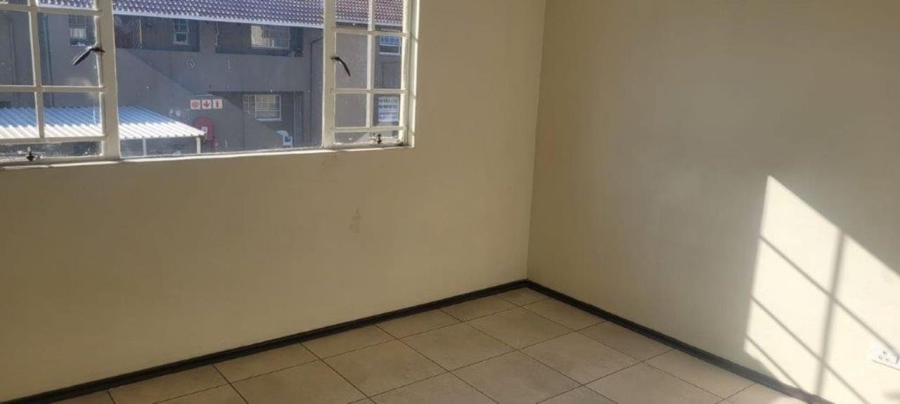 2 Bedroom Property for Sale in Verwoerdpark Gauteng