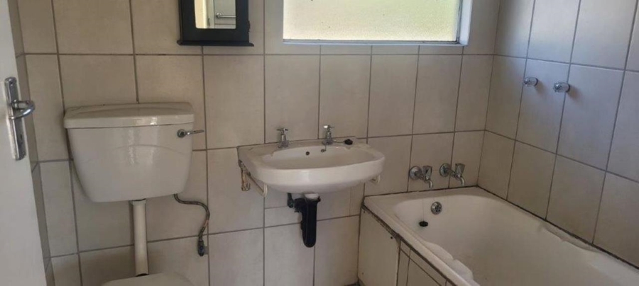 2 Bedroom Property for Sale in Verwoerdpark Gauteng