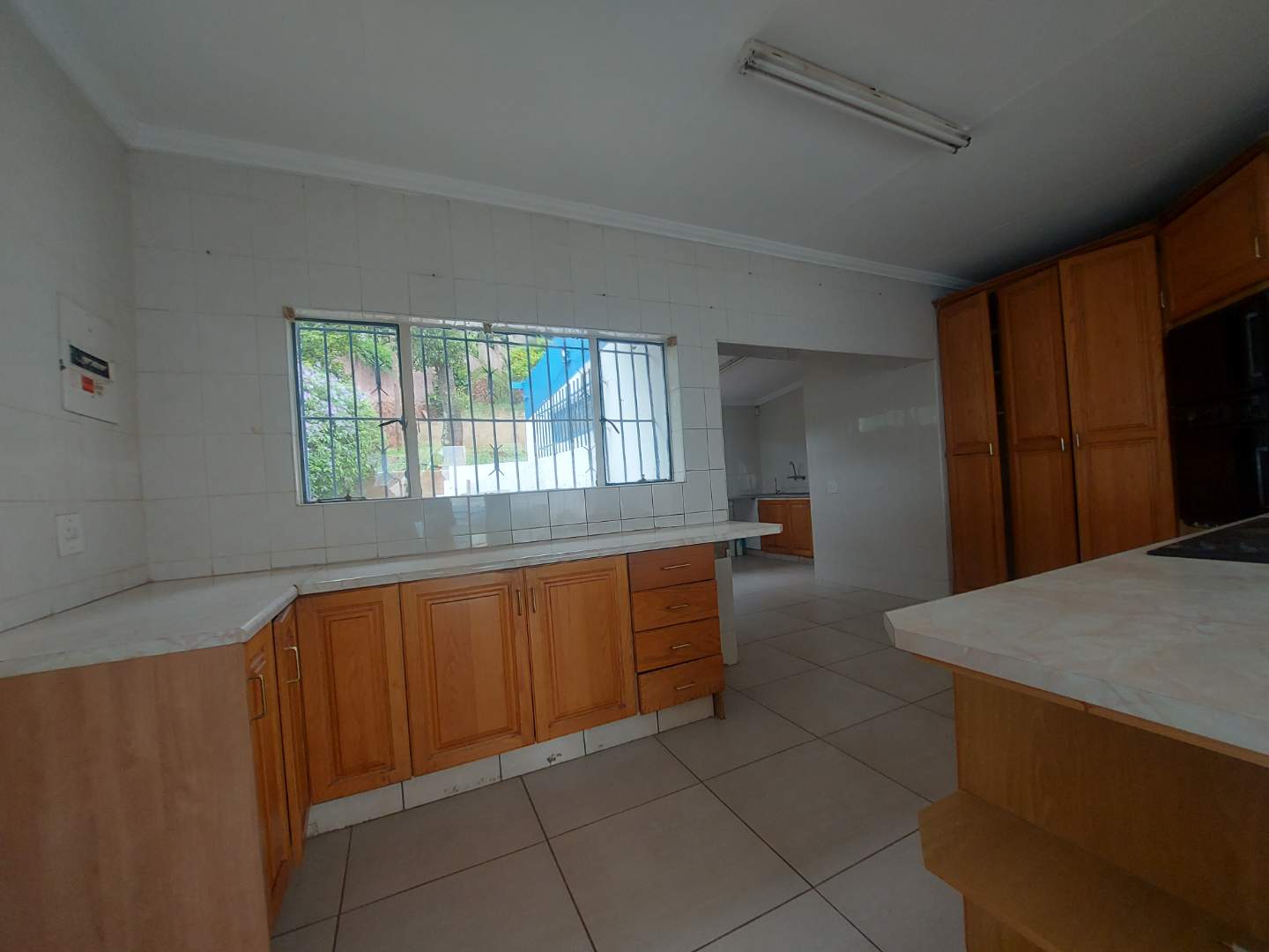 To Let 5 Bedroom Property for Rent in Helderkruin Gauteng