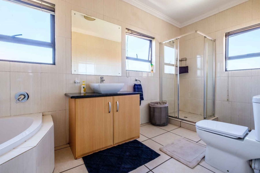 3 Bedroom Property for Sale in New Market Gauteng