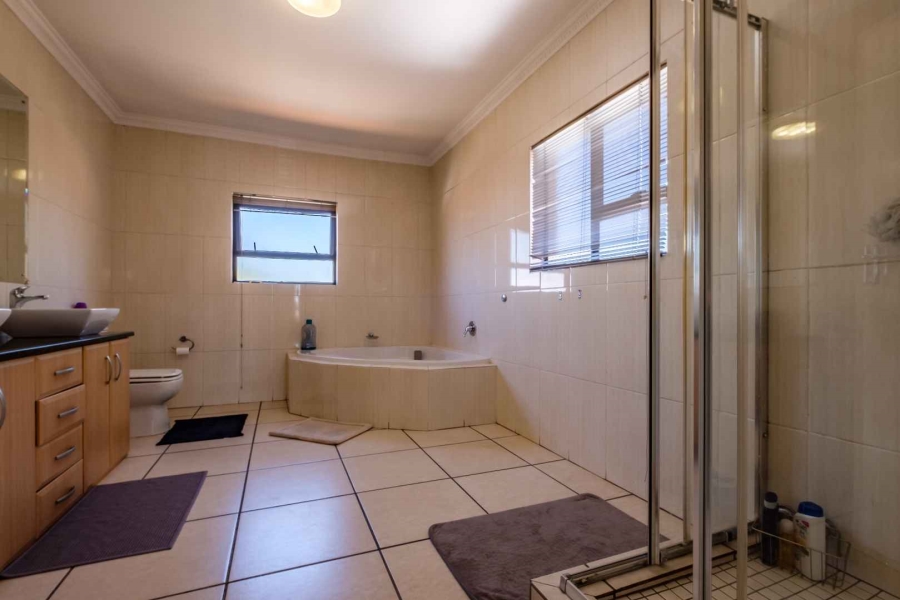 3 Bedroom Property for Sale in New Market Gauteng