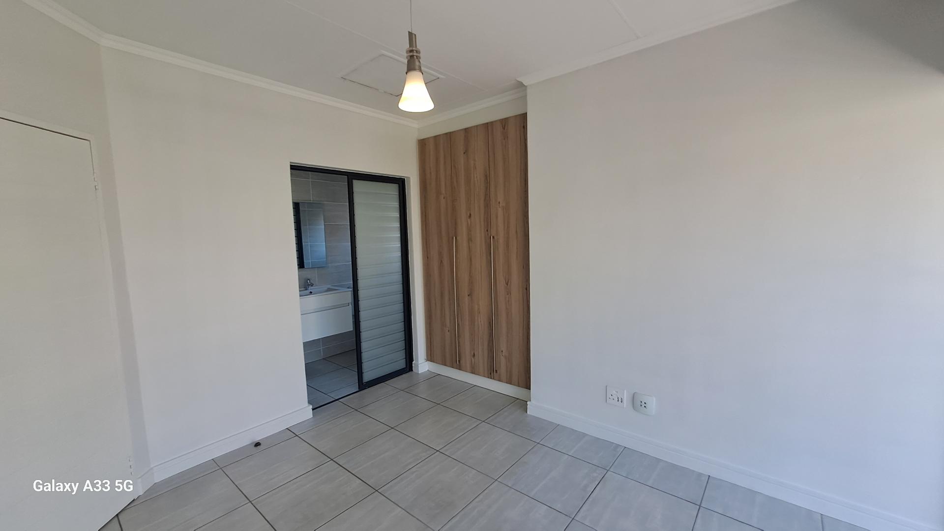 1 Bedroom Property for Sale in Waterfall Gauteng