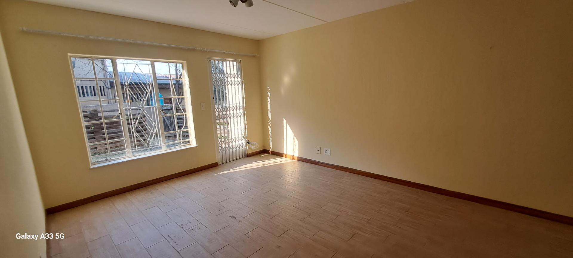 1 Bedroom Property for Sale in Buccleuch Gauteng