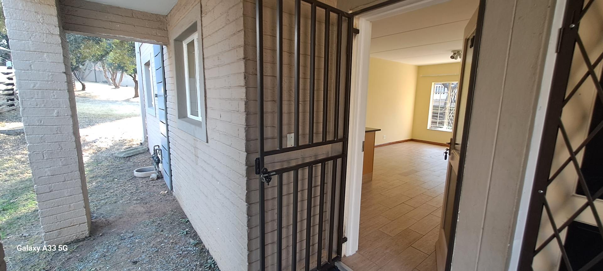 1 Bedroom Property for Sale in Buccleuch Gauteng