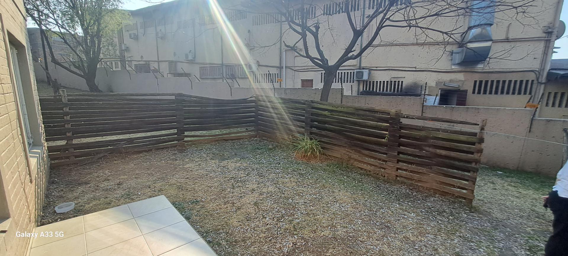 1 Bedroom Property for Sale in Buccleuch Gauteng