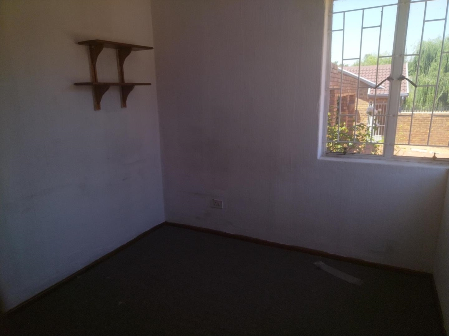 2 Bedroom Property for Sale in Birchleigh North Gauteng