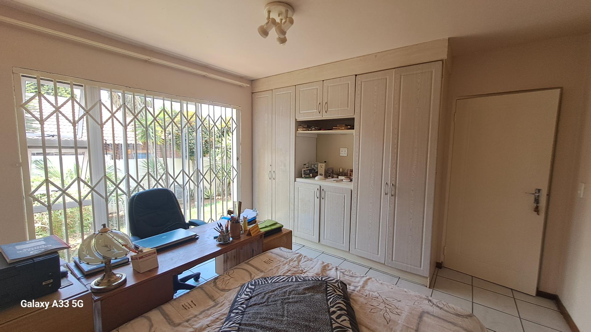 2 Bedroom Property for Sale in Buccleuch Gauteng