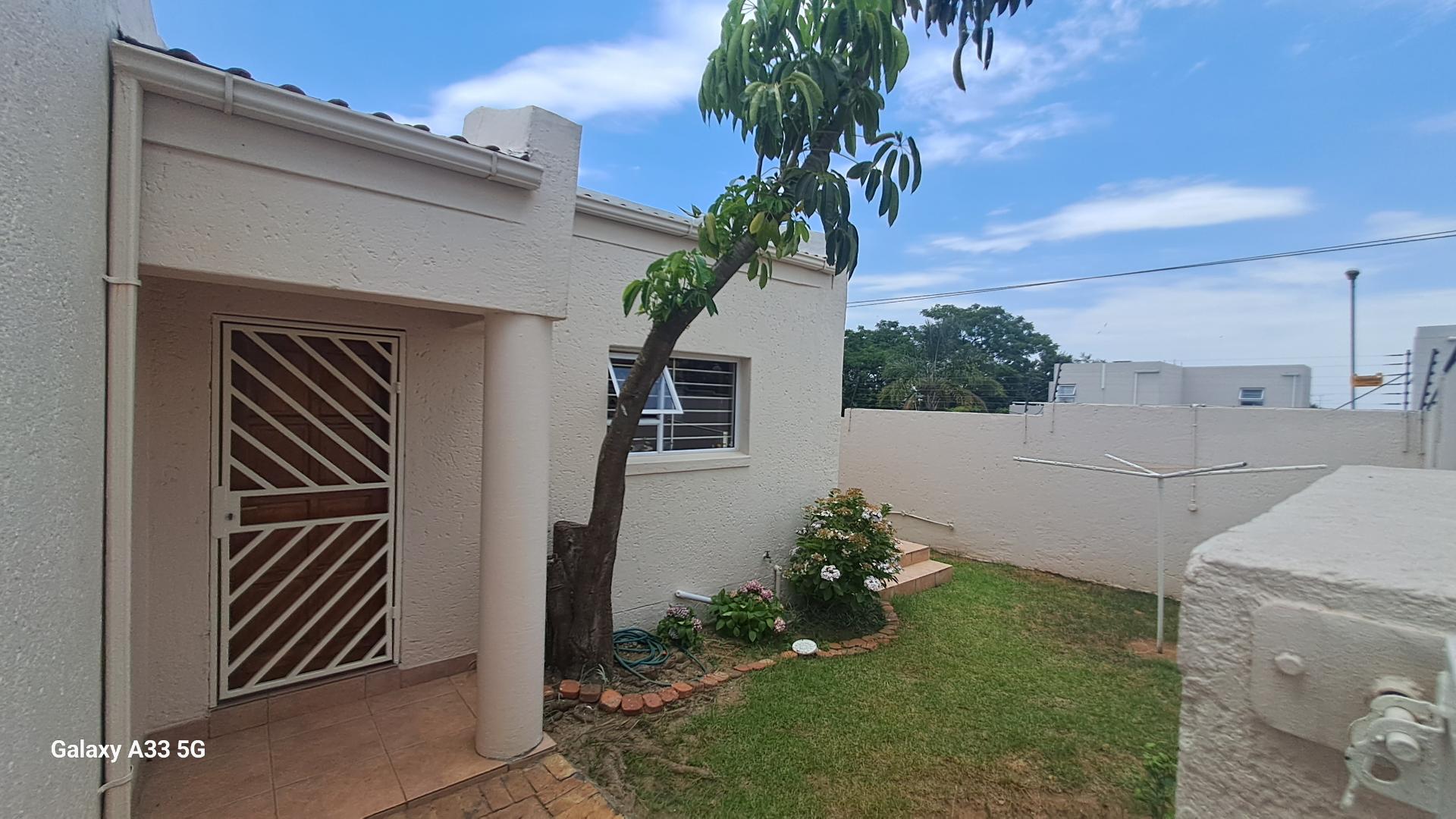 2 Bedroom Property for Sale in Buccleuch Gauteng