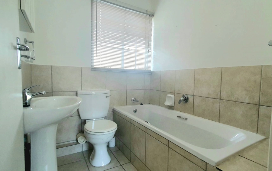 3 Bedroom Property for Sale in Ruimsig Country Estate Gauteng