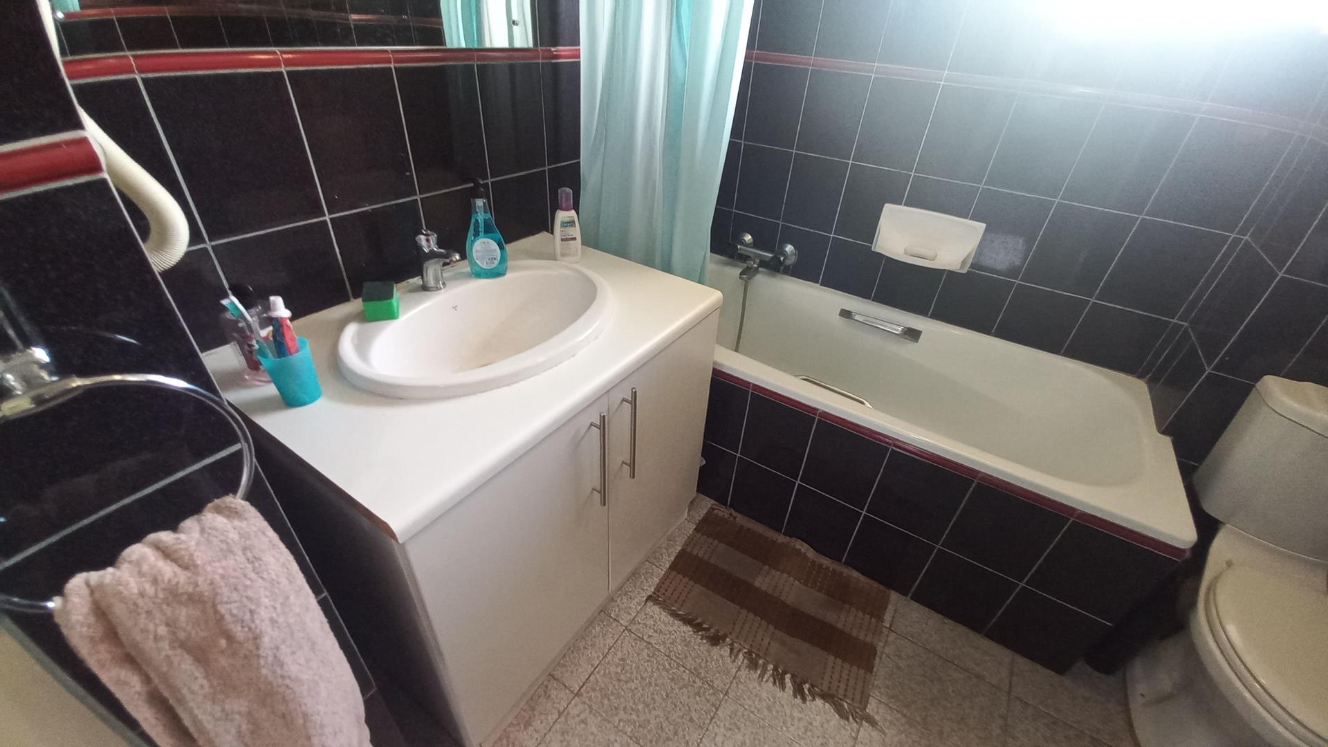 1 Bedroom Property for Sale in Hatfield Gauteng