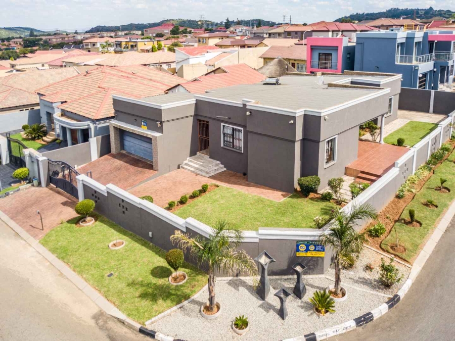 3 Bedroom Property for Sale in Mondeor Gauteng