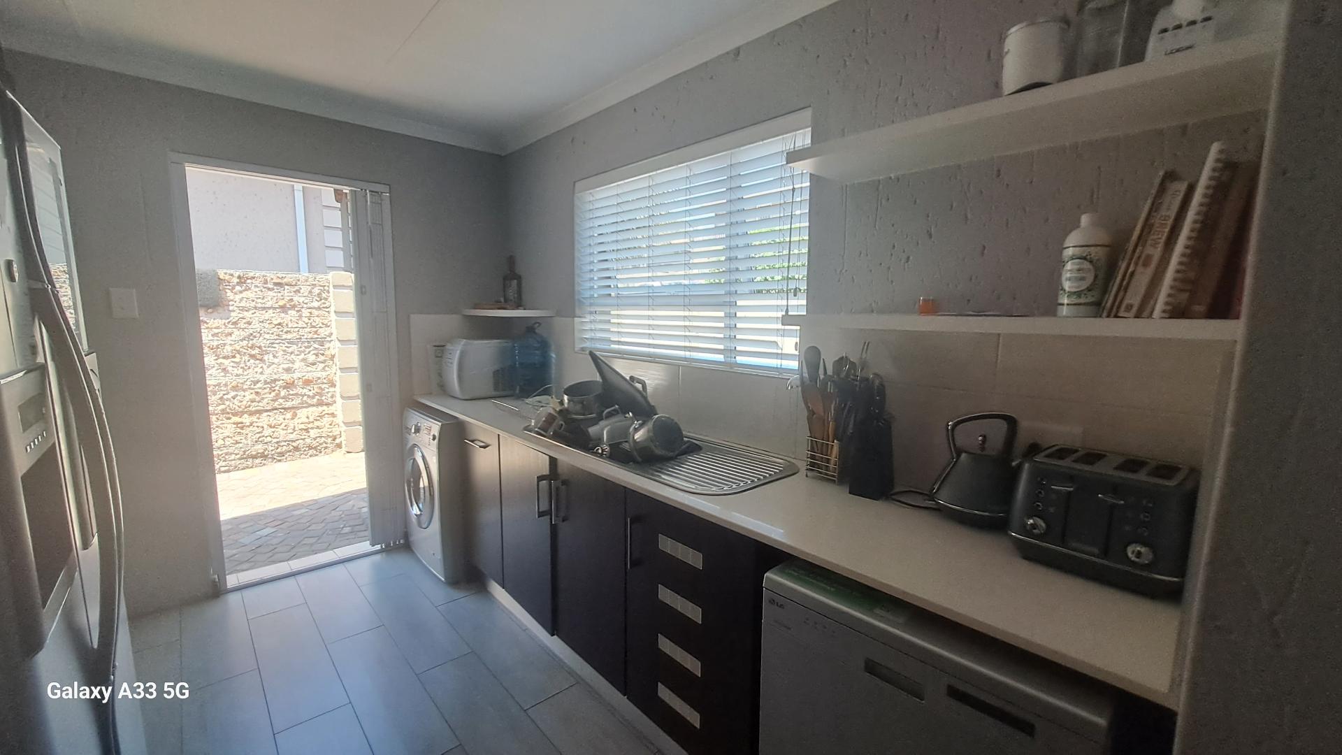 3 Bedroom Property for Sale in Buccleuch Gauteng