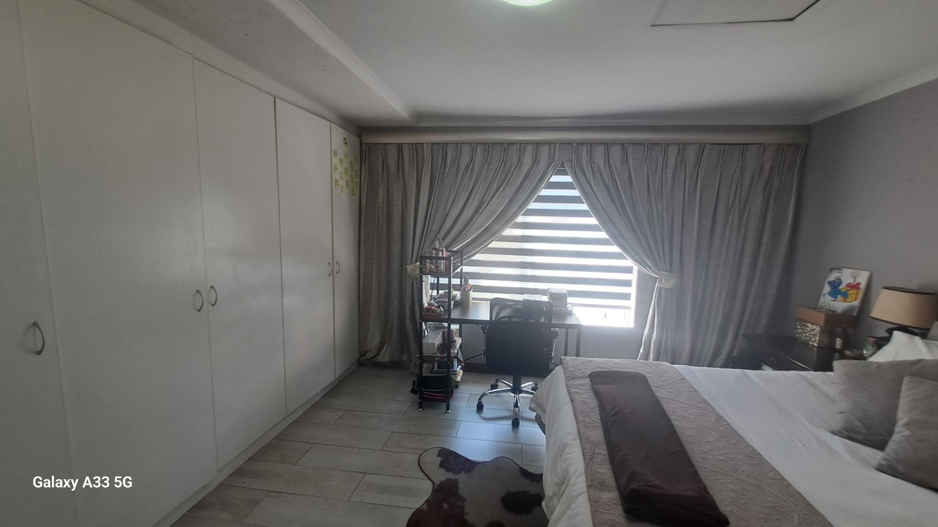 3 Bedroom Property for Sale in Buccleuch Gauteng