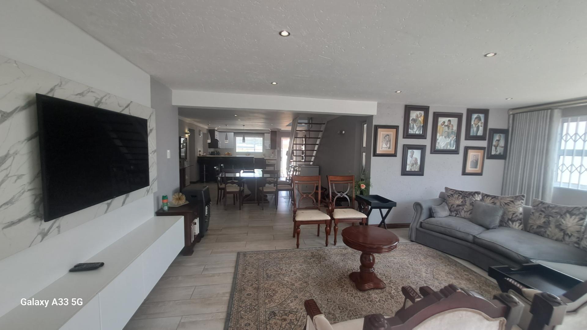 3 Bedroom Property for Sale in Buccleuch Gauteng