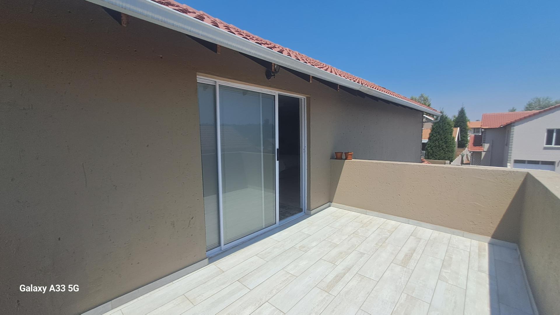 3 Bedroom Property for Sale in Buccleuch Gauteng