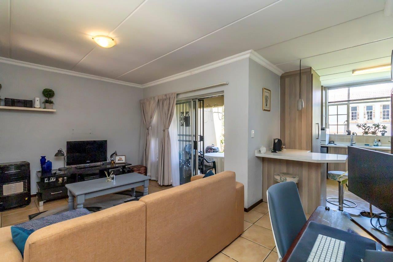 1 Bedroom Property for Sale in Honeydew Gauteng