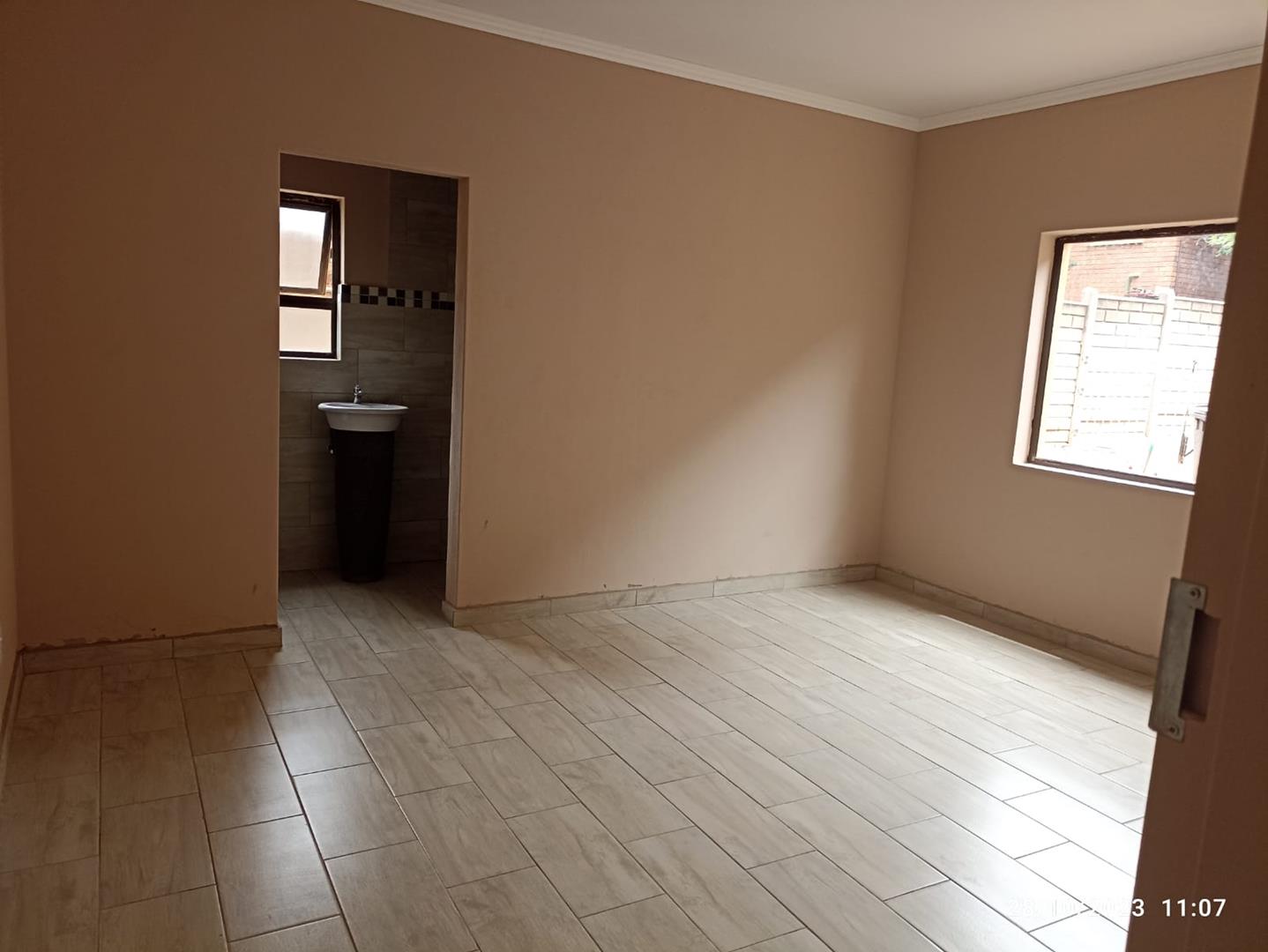 To Let 1 Bedroom Property for Rent in Mulbarton Gauteng
