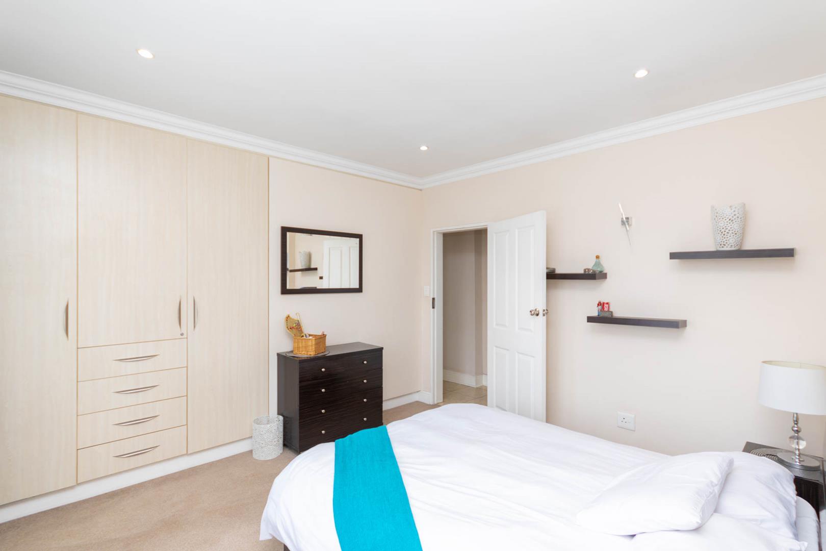 4 Bedroom Property for Sale in Floracliffe Gauteng