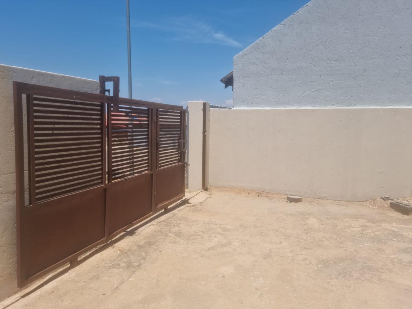 3 Bedroom Property for Sale in Clayville Gauteng