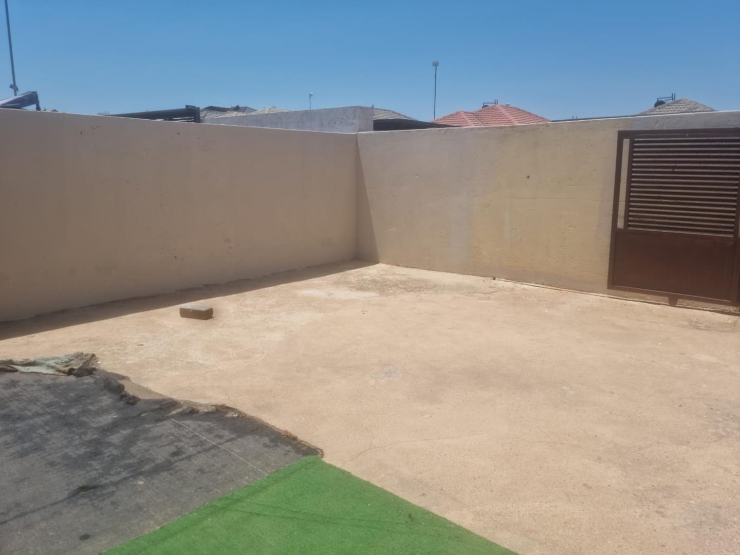 3 Bedroom Property for Sale in Clayville Gauteng