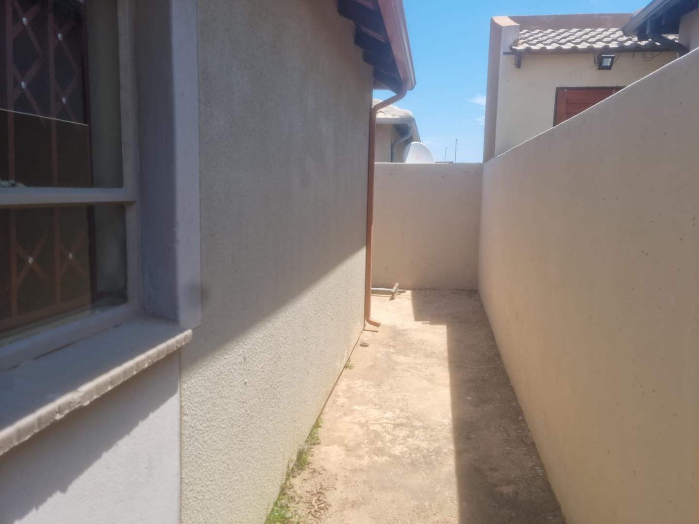 3 Bedroom Property for Sale in Clayville Gauteng