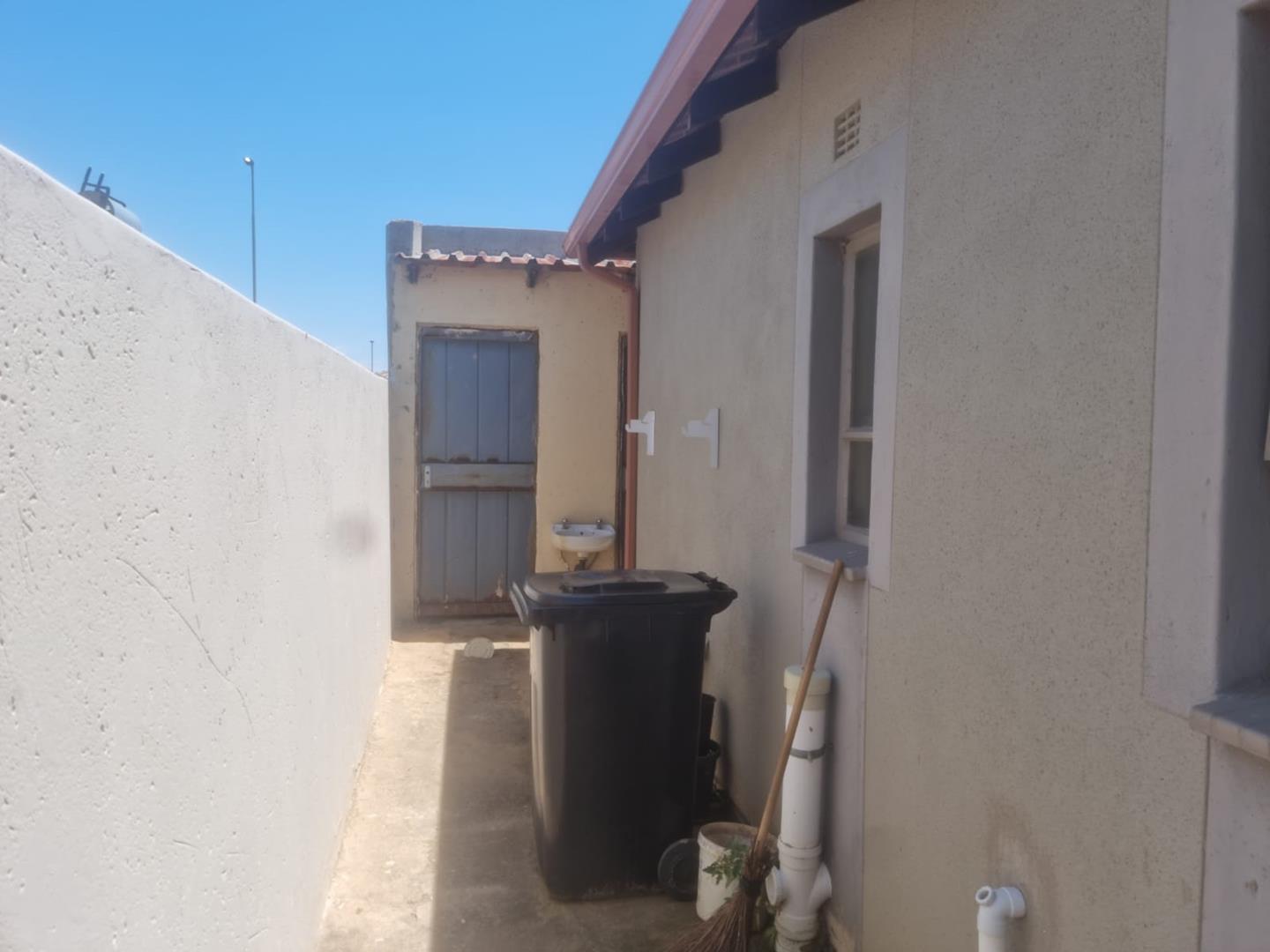 3 Bedroom Property for Sale in Clayville Gauteng