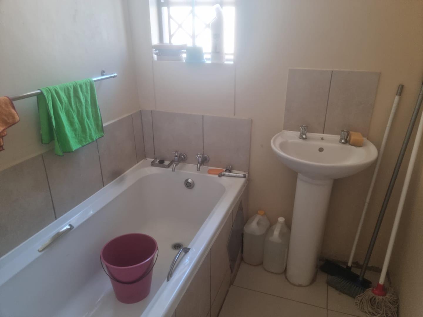 3 Bedroom Property for Sale in Clayville Gauteng