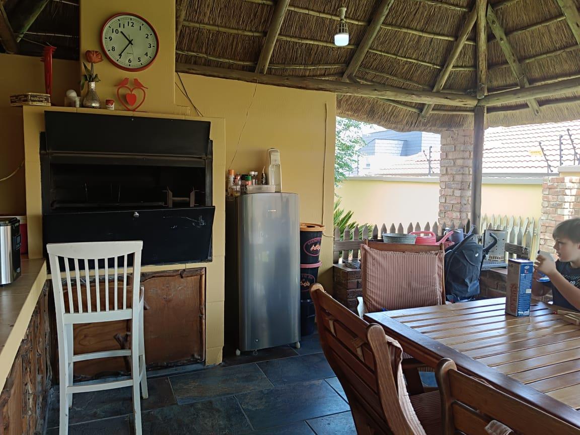 4 Bedroom Property for Sale in New Redruth Gauteng