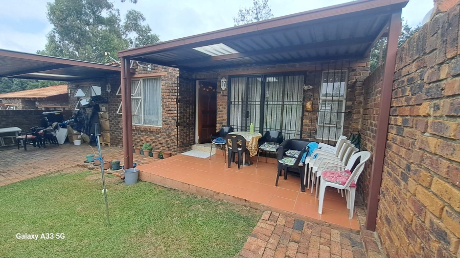 3 Bedroom Property for Sale in Buccleuch Gauteng