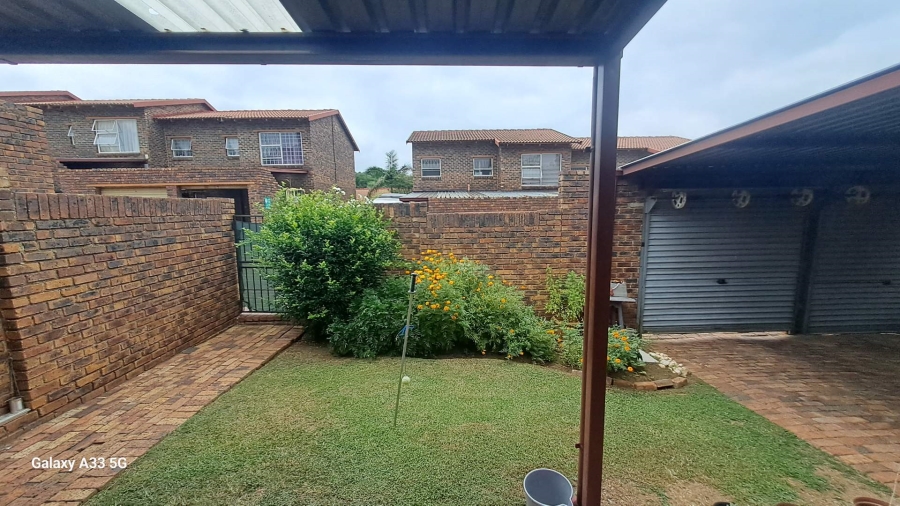 3 Bedroom Property for Sale in Buccleuch Gauteng