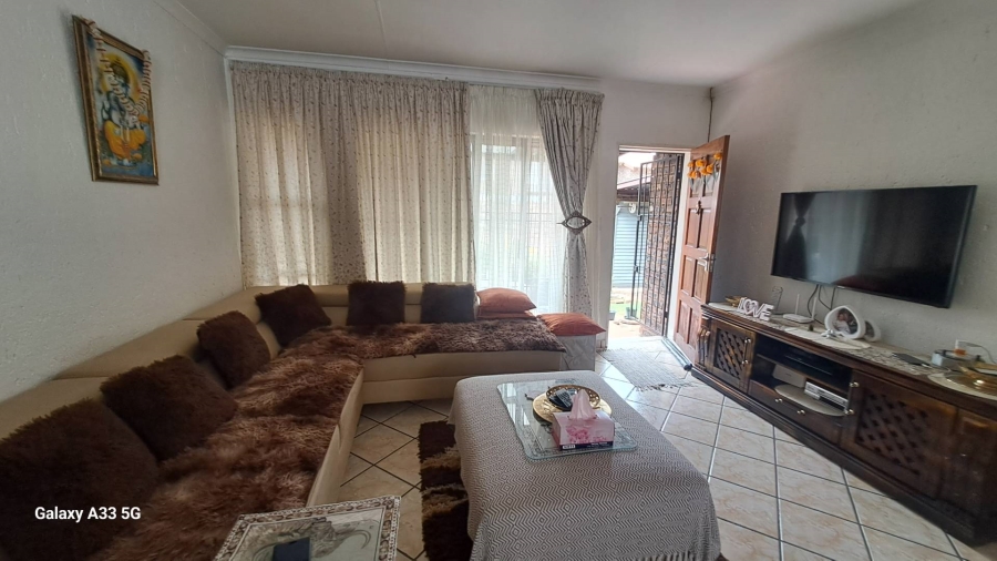 3 Bedroom Property for Sale in Buccleuch Gauteng