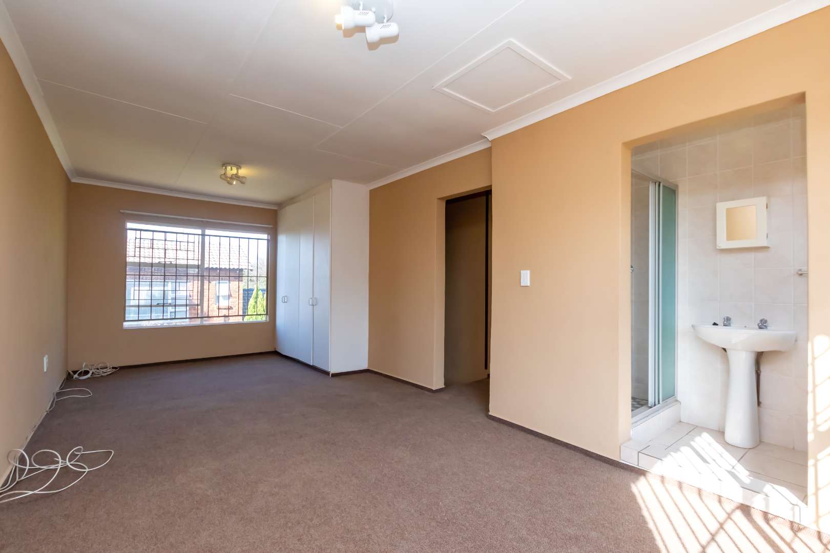 To Let 3 Bedroom Property for Rent in Radiokop Gauteng
