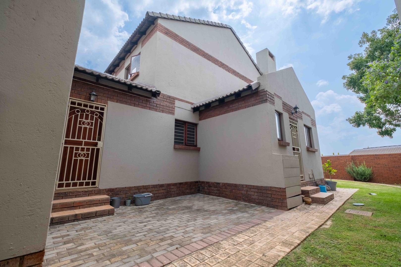 4 Bedroom Property for Sale in Rietvlei Heights Country Estate Gauteng