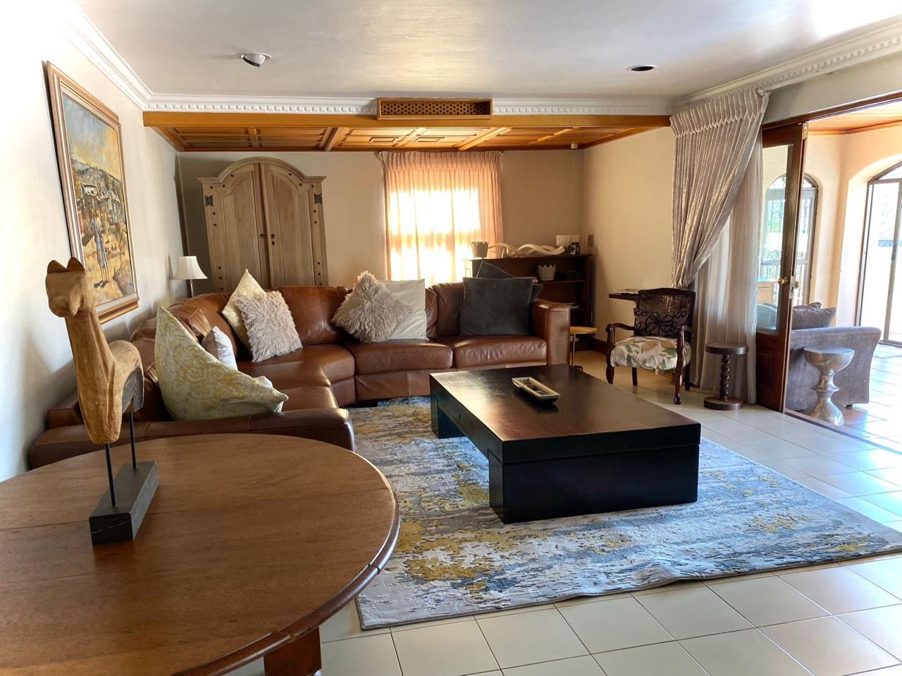 7 Bedroom Property for Sale in Mondeor Gauteng