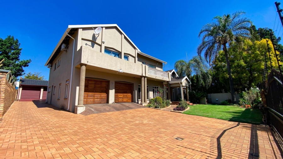 5 Bedroom Property for Sale in Eldoraigne Gauteng