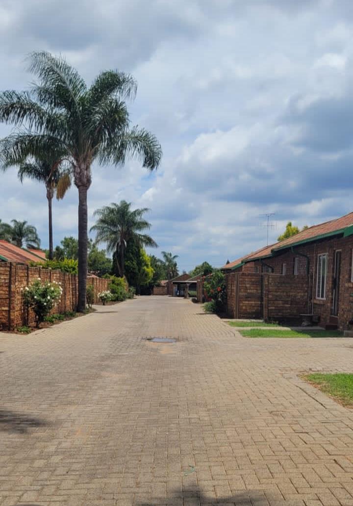 2 Bedroom Property for Sale in The Orchards Gauteng