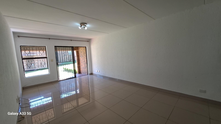 2 Bedroom Property for Sale in Buccleuch Gauteng