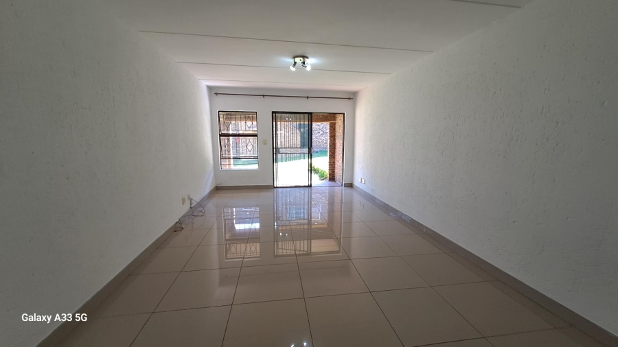 2 Bedroom Property for Sale in Buccleuch Gauteng