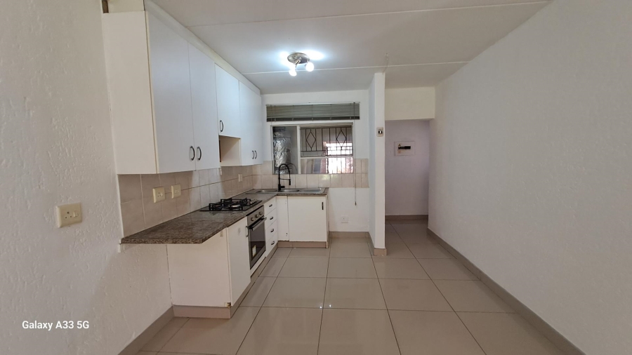 2 Bedroom Property for Sale in Buccleuch Gauteng