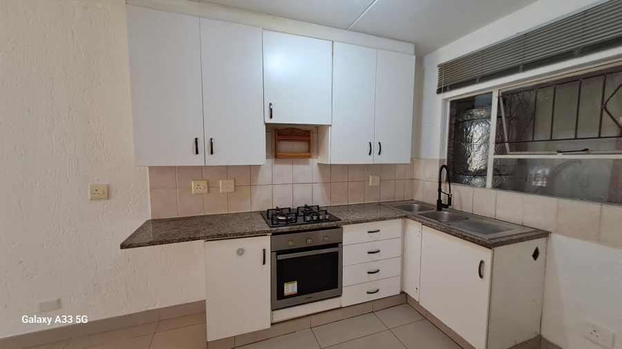 2 Bedroom Property for Sale in Buccleuch Gauteng