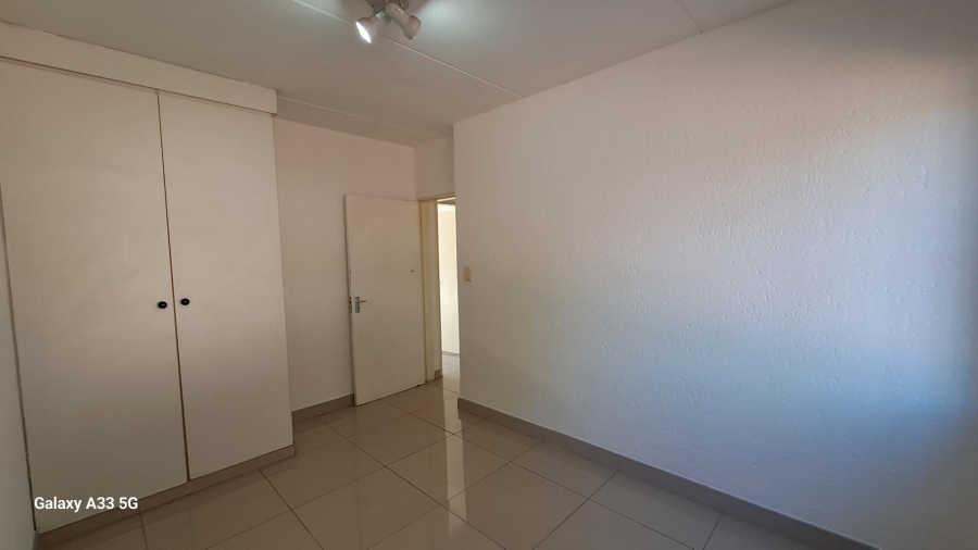 2 Bedroom Property for Sale in Buccleuch Gauteng