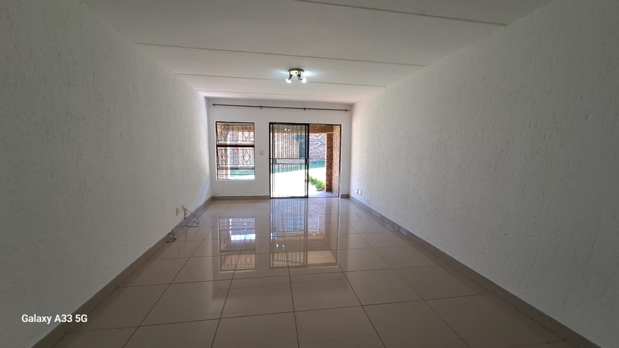 2 Bedroom Property for Sale in Buccleuch Gauteng