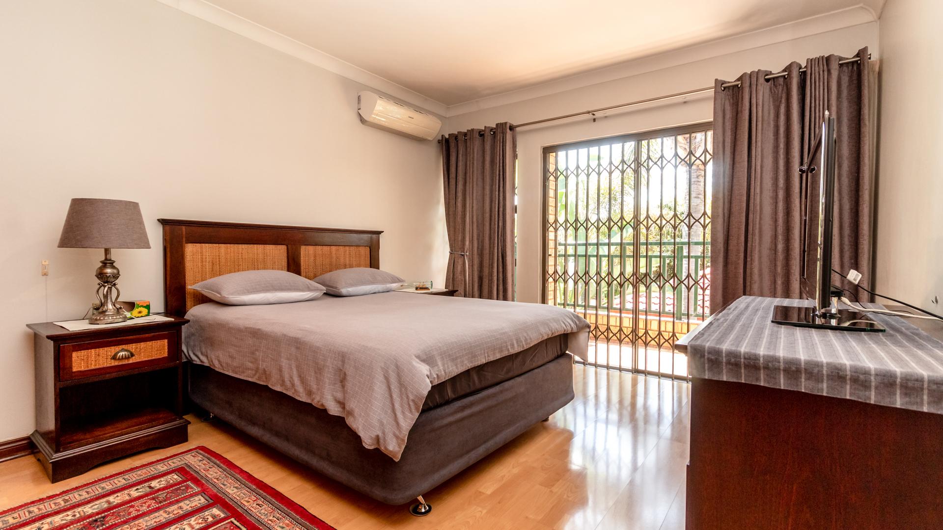 6 Bedroom Property for Sale in Raslouw A H Gauteng