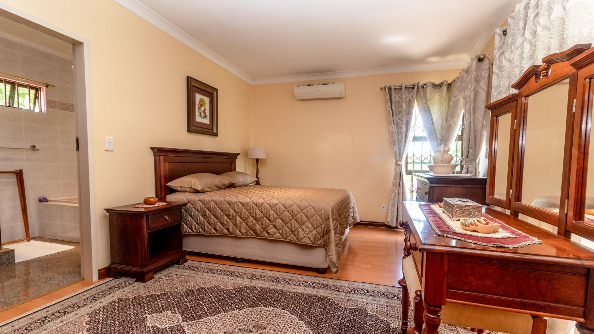 6 Bedroom Property for Sale in Raslouw A H Gauteng
