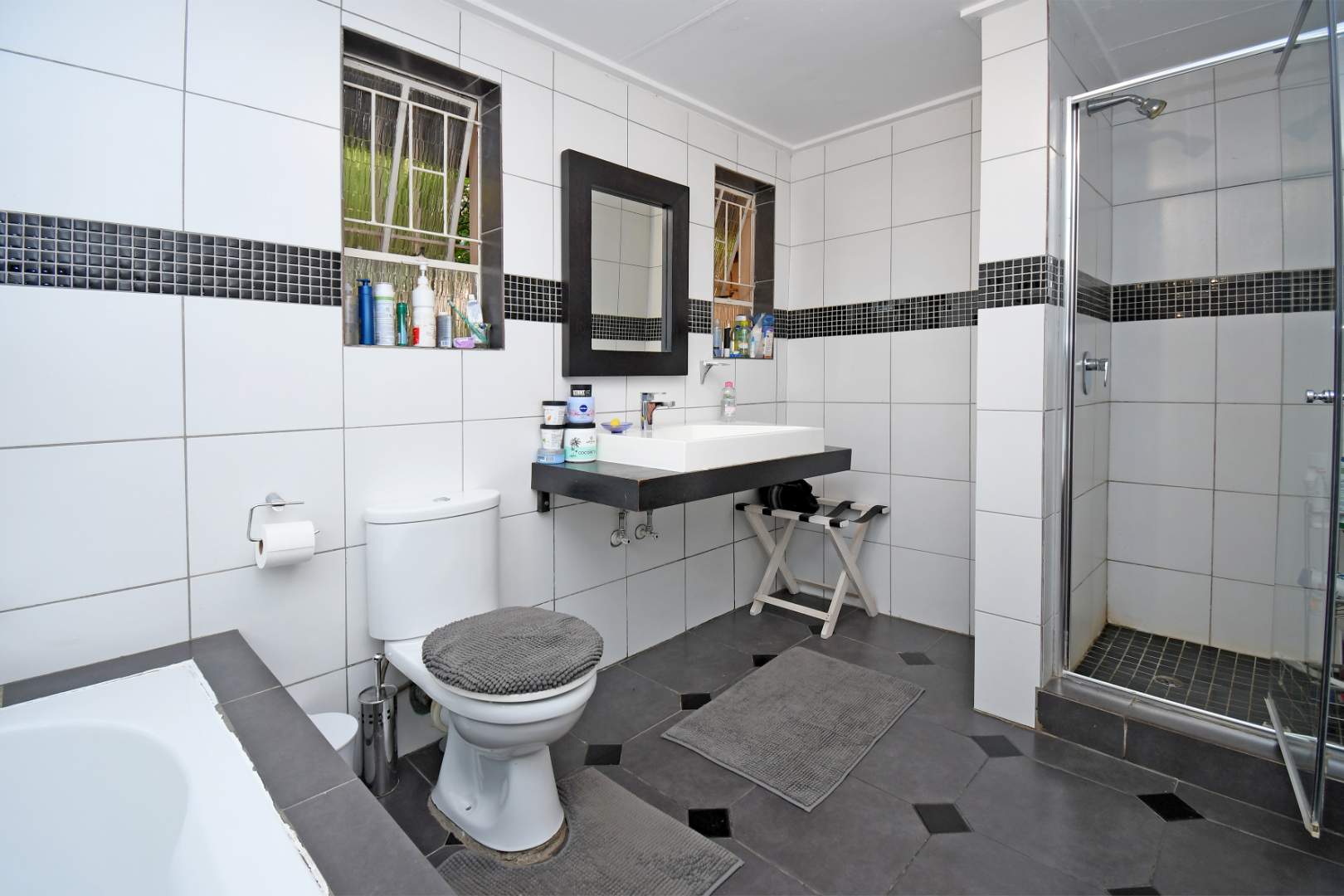 5 Bedroom Property for Sale in Glenhazel Gauteng