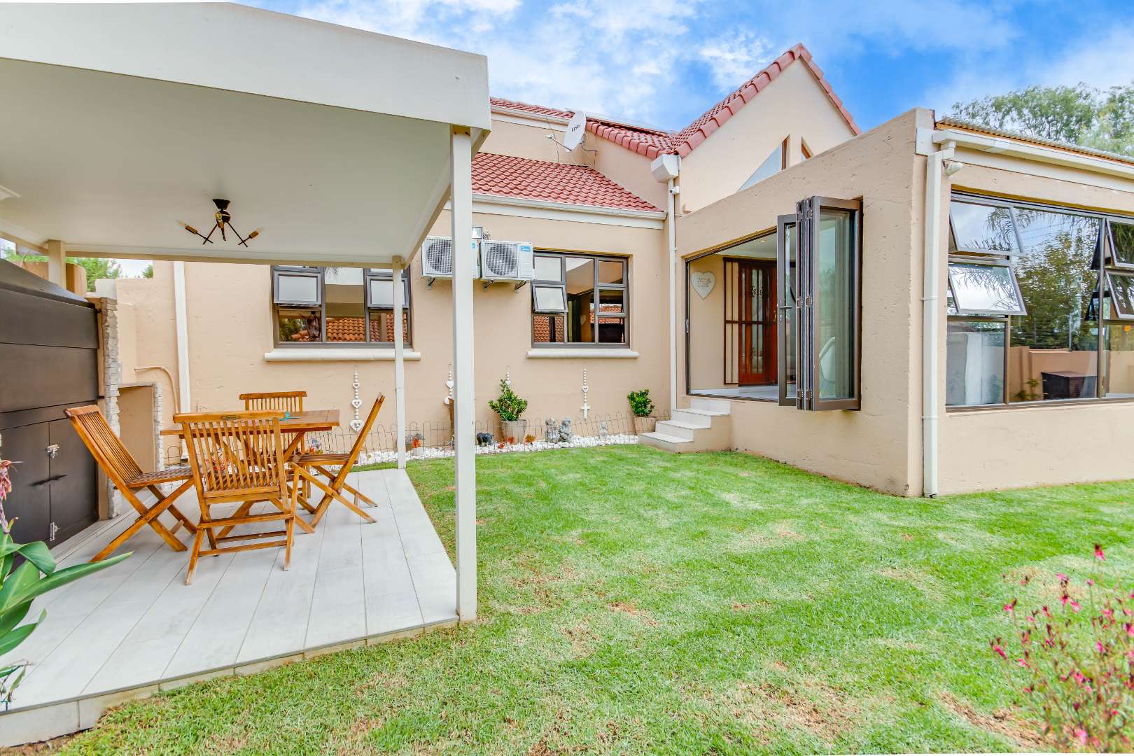 4 Bedroom Property for Sale in Barbeque Downs Gauteng